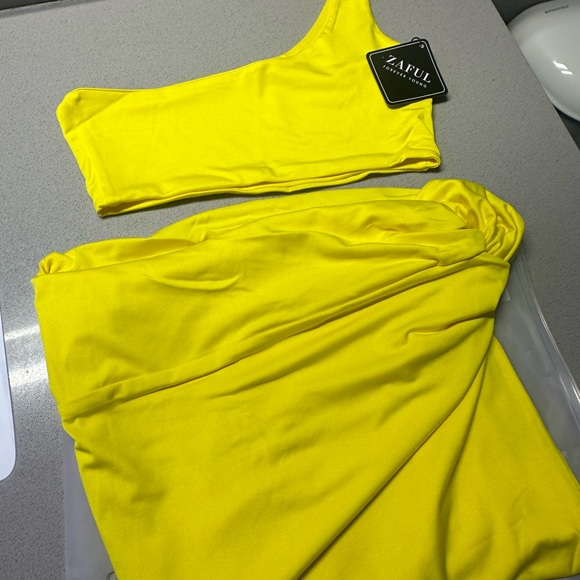 ZAFUL Double-layered One Shoulder Top And Twist Asymmetrical Skirt Set - Picture 8 of 14